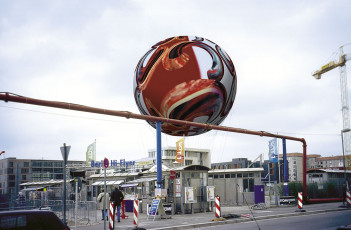 SAT1 Ballon, Berlin, 2002, digital montage, size variable
