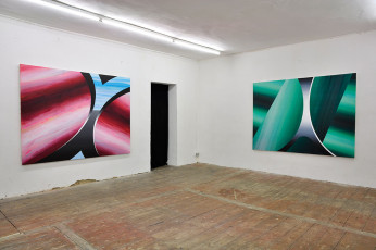 Ceci n'est pas abstrait, L'oiseau présente/ Ballhaus Ost, Berlin, 2011;   
untitled, 2010, acrylic on canvas, 160 x 210 cm / untitled, 2009, acrylic on canvas, 155 x 210 cm

