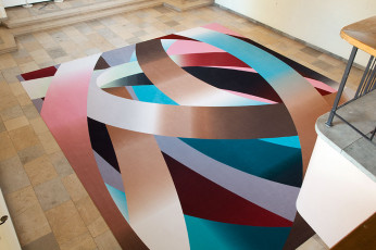 Carpet image, 2012, carpet print, 828 x 739 cm
Wallpainting, acrylics on wall, ca. 4 x 10 m
plot, Kunstverein Neuhausen, Rupert-Mayer-Kapelle, Neuhausen/Fildern, 2012