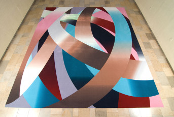 Teppichbild, 2012, Teppichprint per Spritzdruckverfahren, 828 x 739 cm Wandbild, 2012, Acryl auf Wand, ca. 4 x 10 m plot, Kunstverein Neuhausen, Rupert-Mayer-Kapelle, Neuhausen/Fildern, 2012
